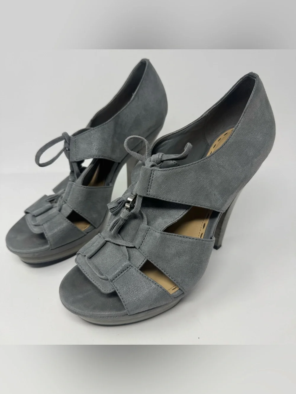 Coach Teagan Size 8 Gray Seude Peep Toe Sandals Platform Heels Tie Up Tassel